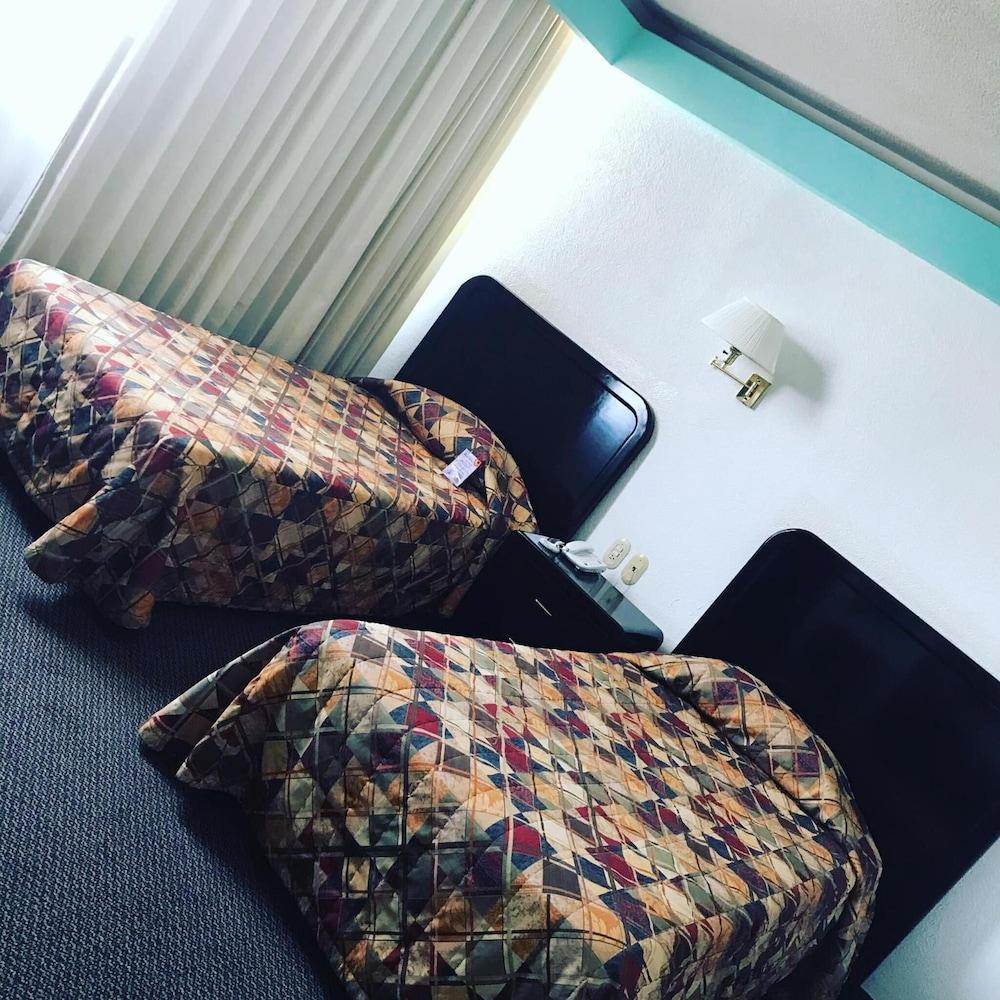 Hotel Real Rex 莱昂 外观 照片
